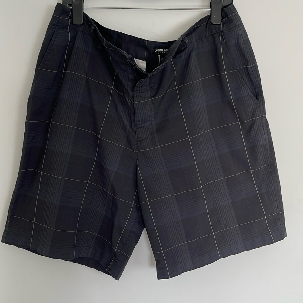 Under Armour Performance Gray Shorts - 38R